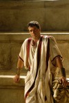 1 Rim, sezona I, Dzejms Pjurfoj kao Marko Antonije 2.jpg